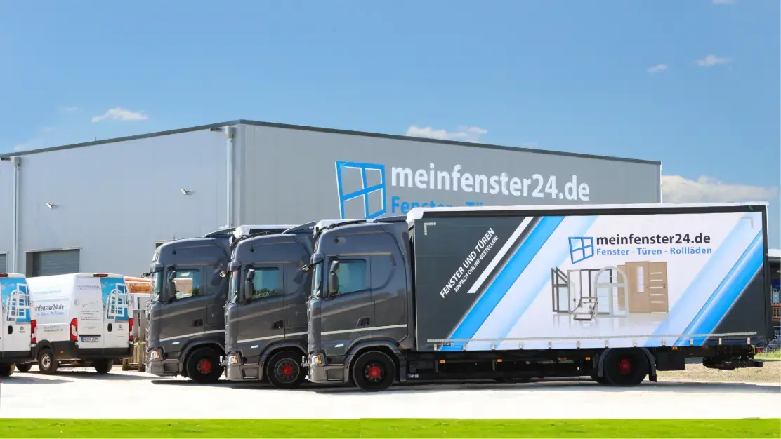 Foto von 3 LKWs aus der eigenen Spedition von meinfenster24