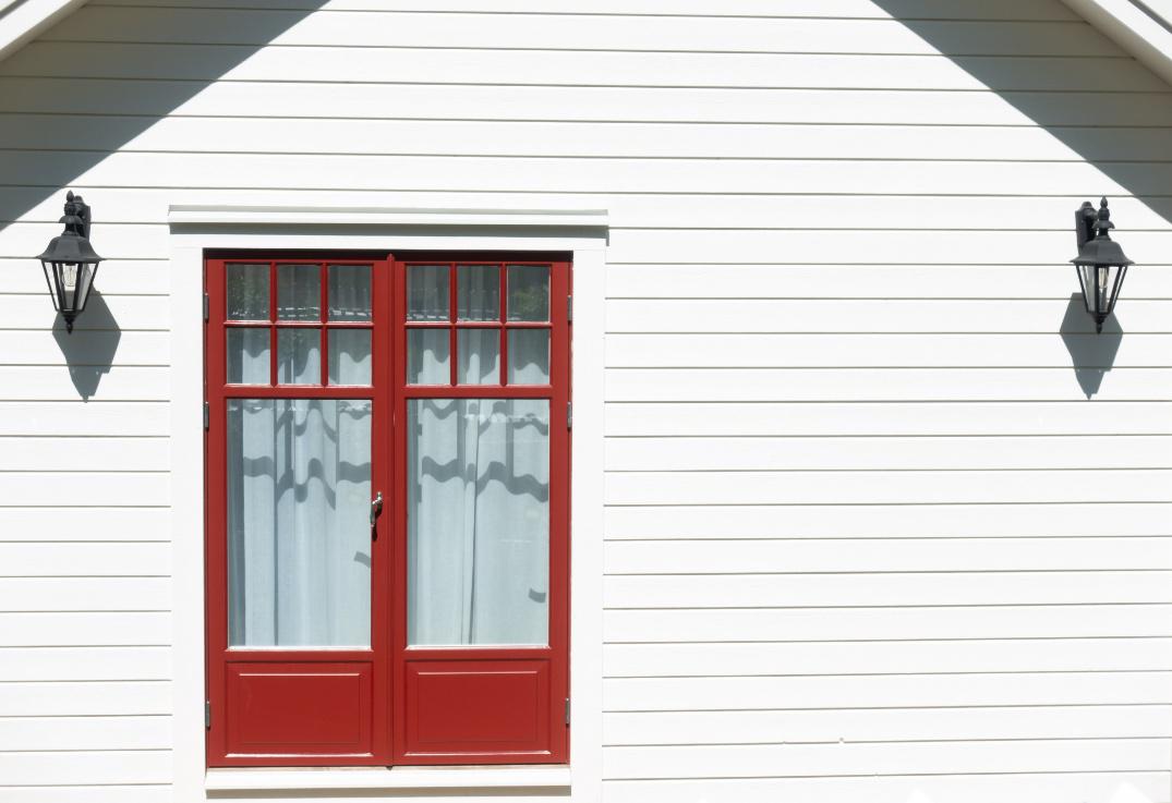 Dannebrogfenster in Rot.