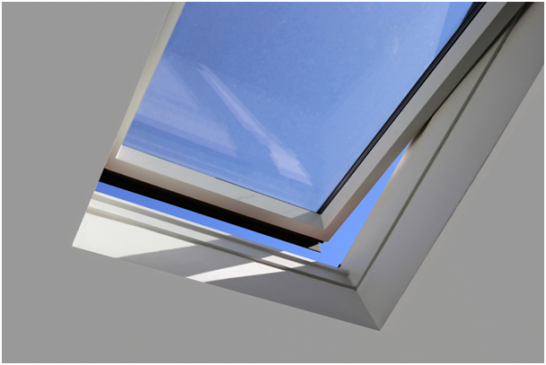 Innenansicht aus einem neuen smarten Dachfenster