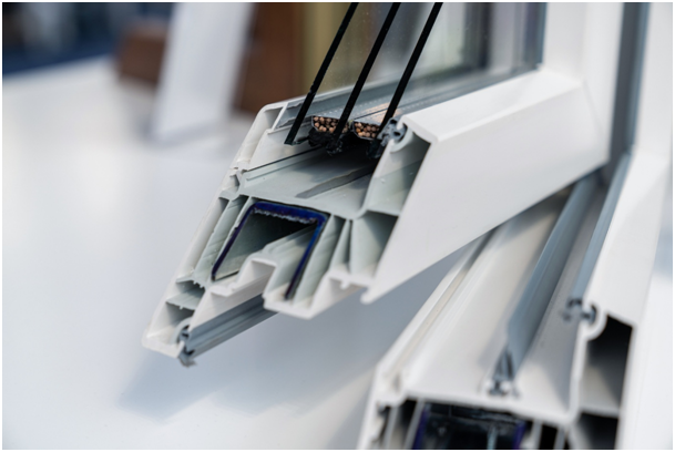 PVC-Fensterrahmen mit Dreifachverglasung
